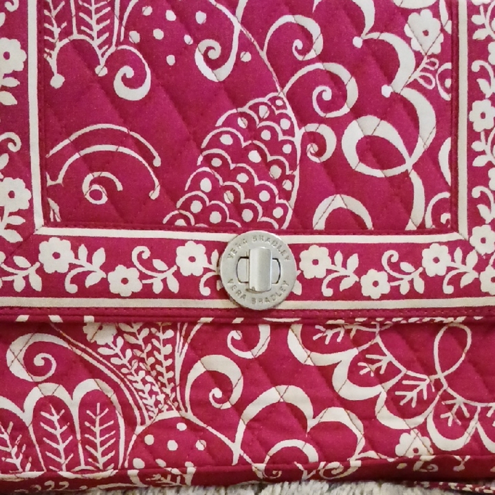 Vera Bradley Red and White Quiltedà Shoulder Bag